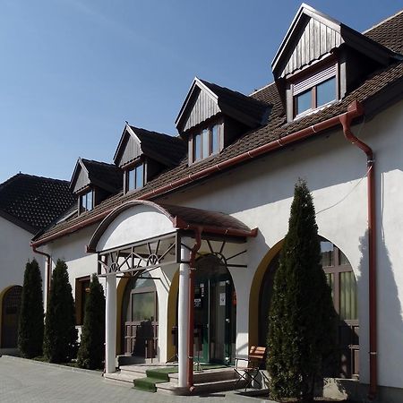 Prince Hotel Меркуря-Чук Экстерьер фото