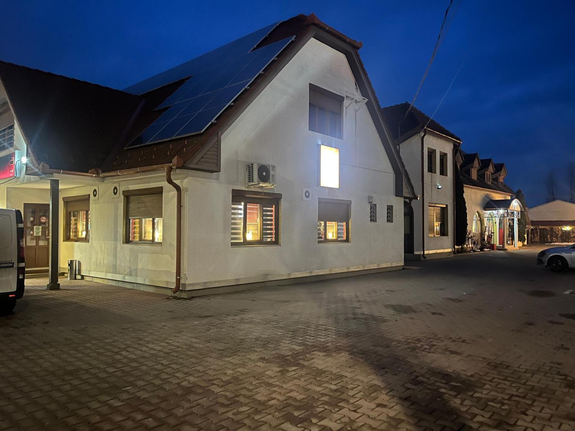 Prince Hotel Меркуря-Чук Экстерьер фото