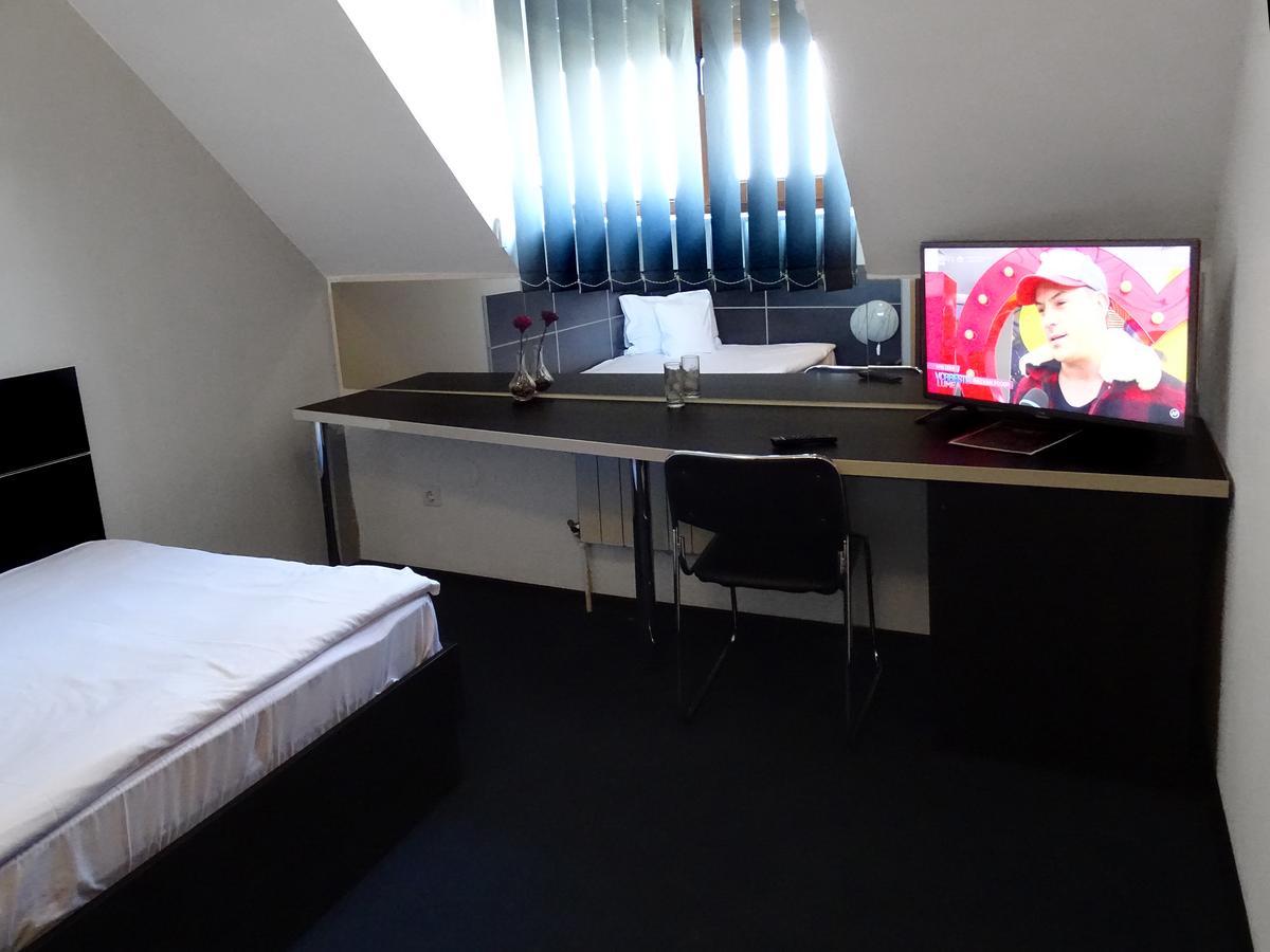 Prince Hotel Меркуря-Чук Экстерьер фото